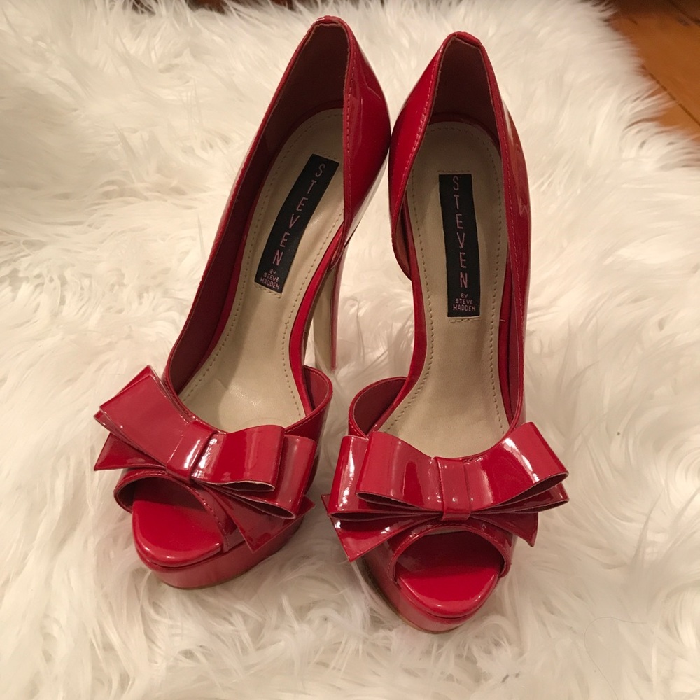 Red Steve Madden Heels with Bow